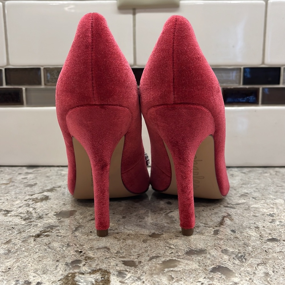 Charles by Charles David velvet hem embellished pumps - Picture 4 of 7